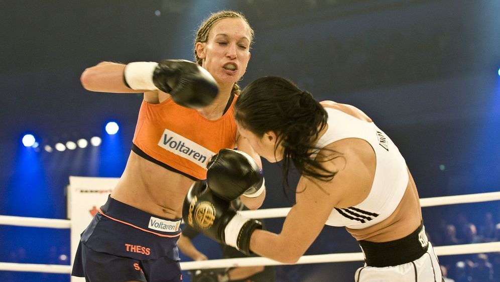 ran - Boxen: WM-Kampf im Kickboxen Christine Theiss vs. Marina Zueva - Bildquelle: Foo